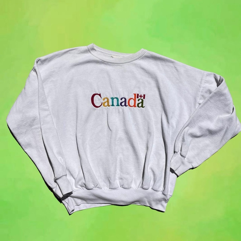 Vintage Canada Embroidered Rainbow Crewneck Sweatshirt